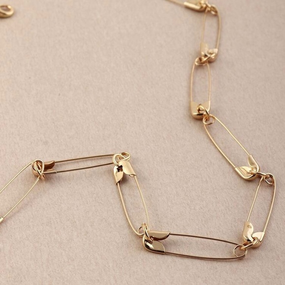 3/$30 💛 Safety Pin Choker - Picture 4 of 4